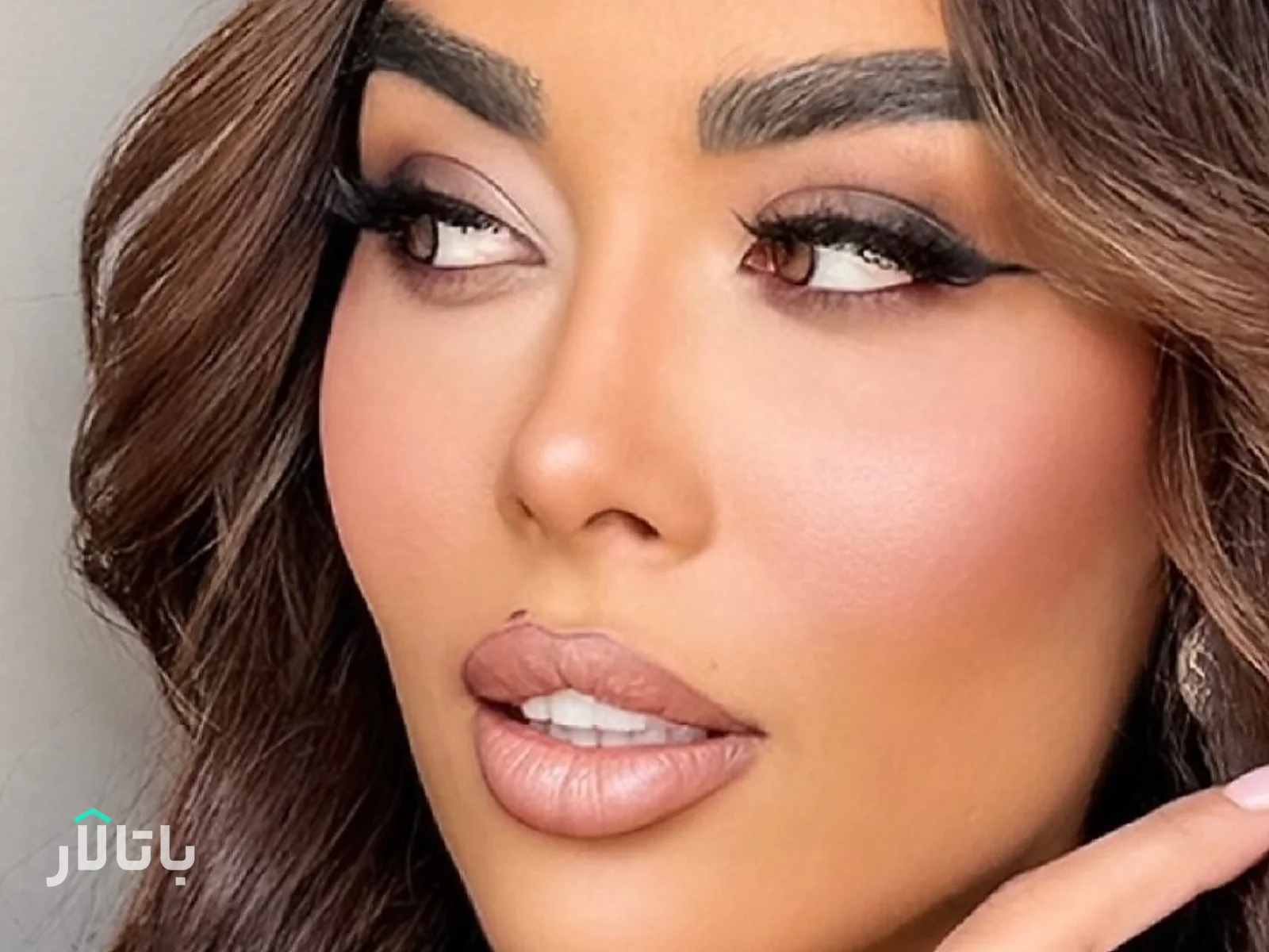 نمونه کار میکاپ آرو